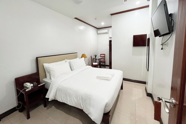 Room 12 of 29