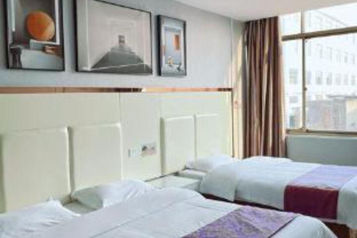 Room 9 of 9