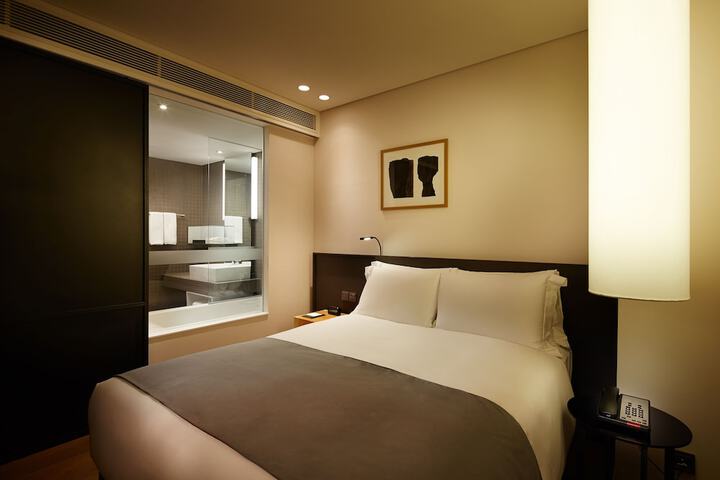 Room 11 of 73