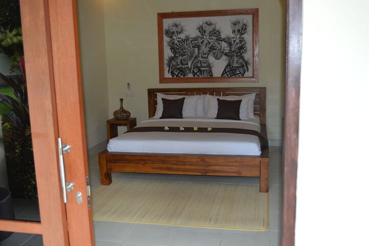 Room 2 of 49