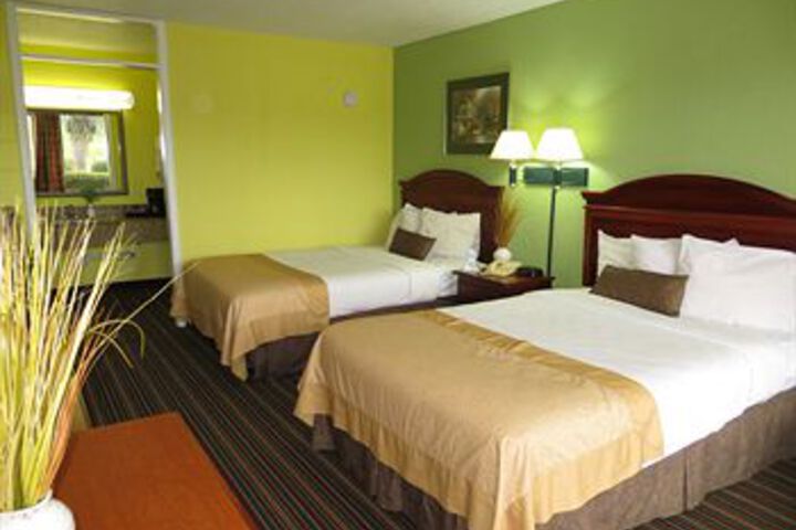 Room 52 of 109