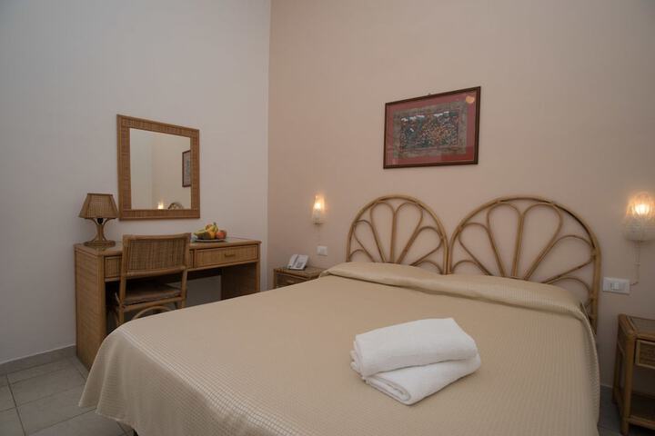 Room 6 of 59
