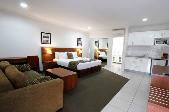 Room 19 of 38