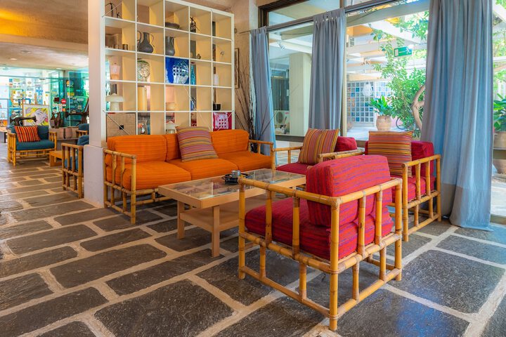 Guest Lobby