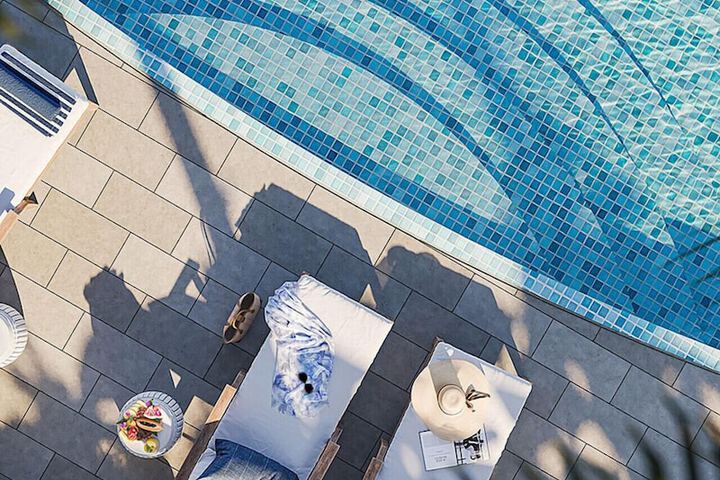 Hotel Pool