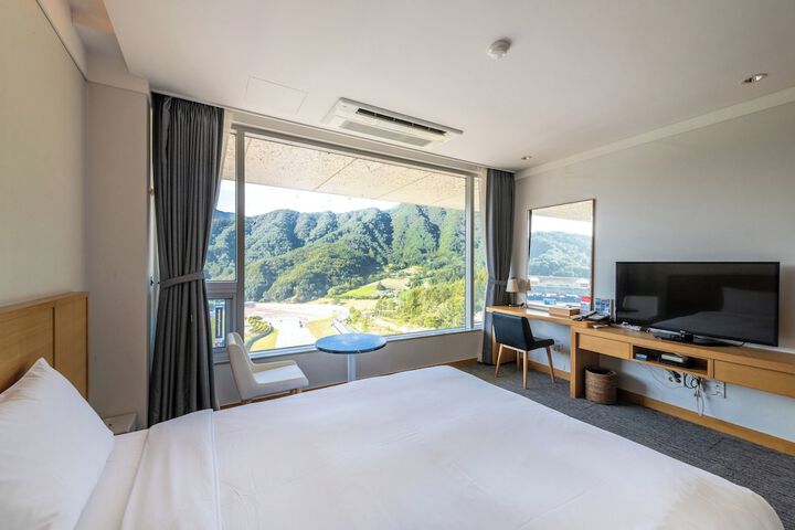 Room 21 of 100