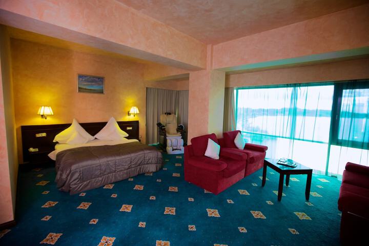 Room 14 of 84