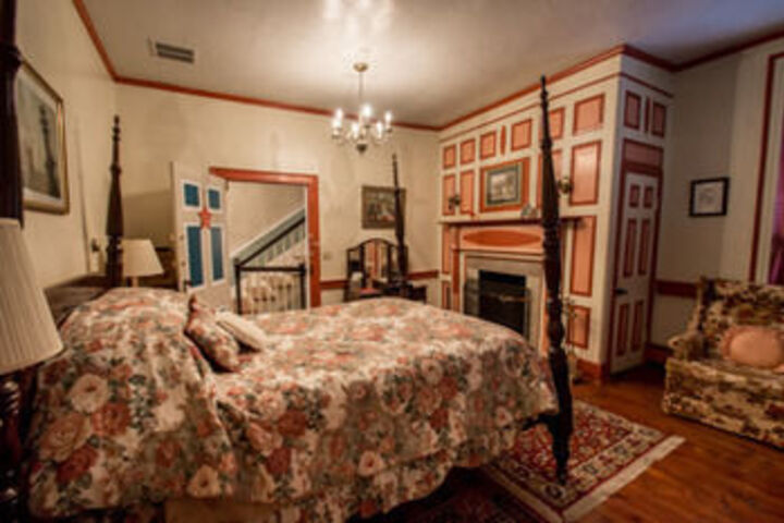 Room 10 of 27