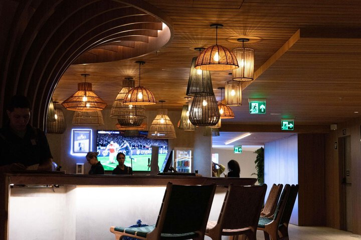 Lounge 193 of 237