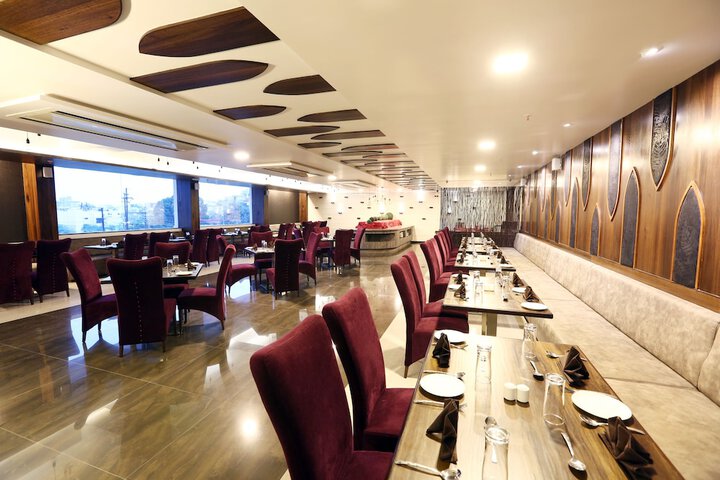 Dining 11 of 20