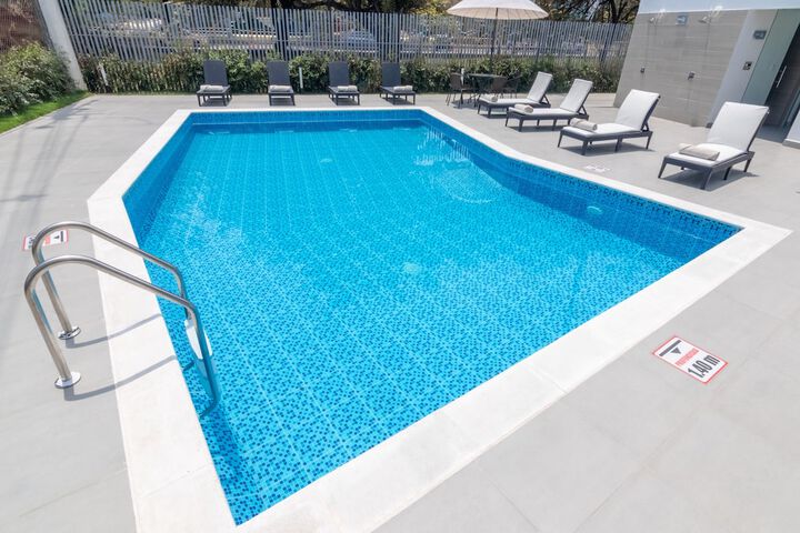 Hotel Pool