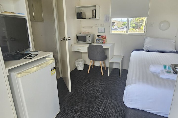 Room 11 of 37