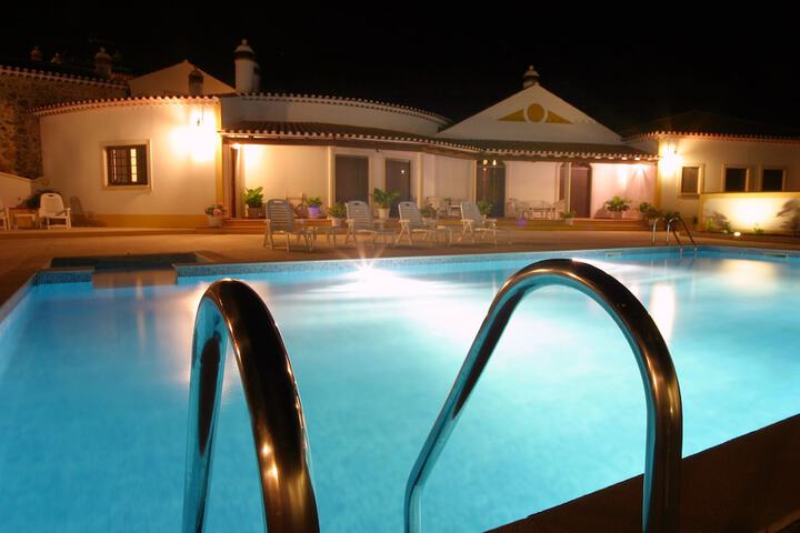 Pool Hotel