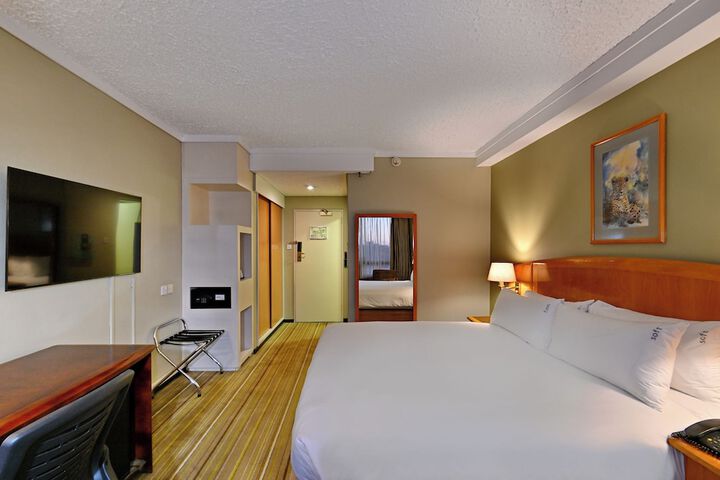 Room 51 of 128