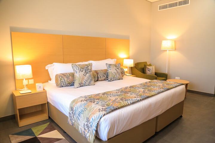 Room 4 of 18