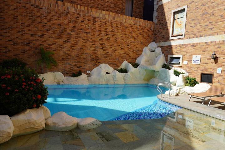 Pools & Facilities