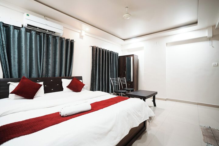 Room 14 of 32