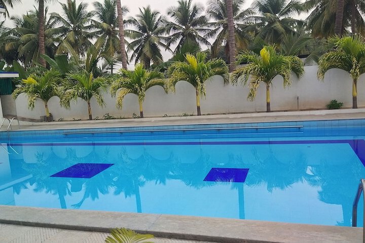 Pool 6 of 9
