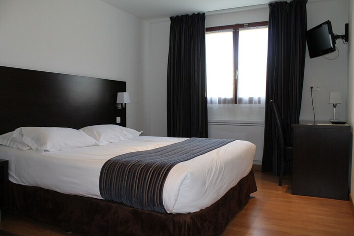Room 10 of 46