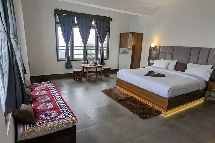 Room 2 of 11