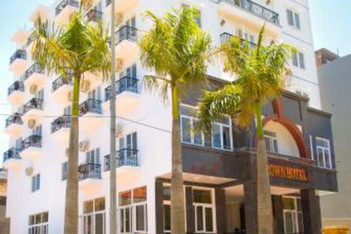 Crown Hotel