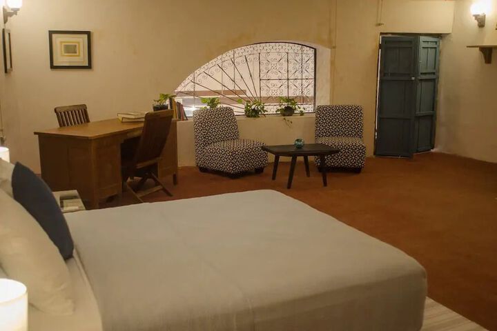 Room 9 of 23