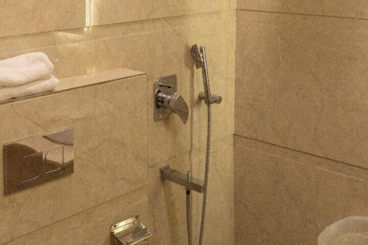 Room 32 of 41