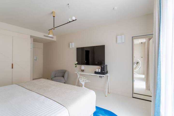 Room 32 of 133