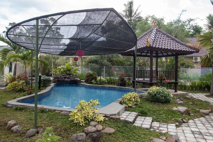Exterior of RedDoorz Plus near Banyuwangi Airport