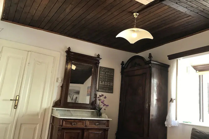 Room 2 of 19