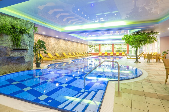 Pools & Facilities