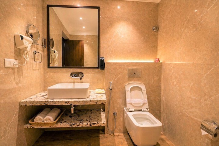 Room 29 of 53