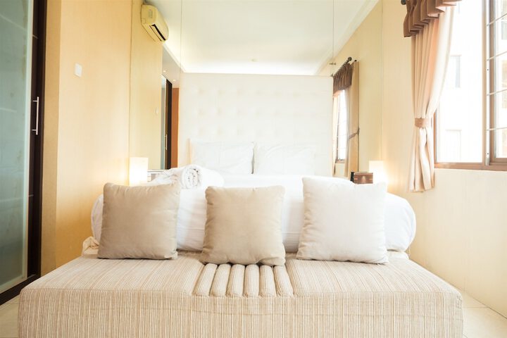 Room 12 of 80