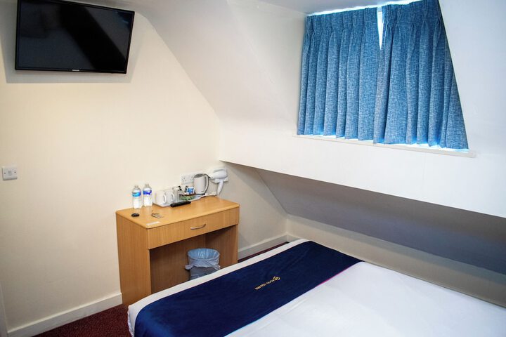Room 20 of 157
