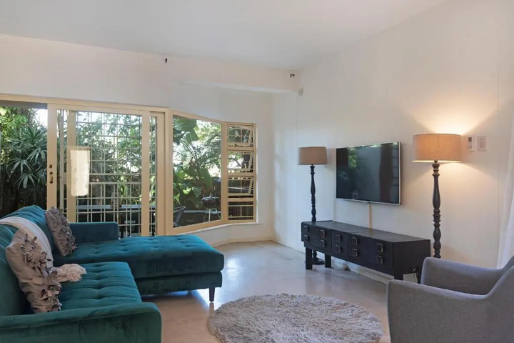 Room 2 of 11