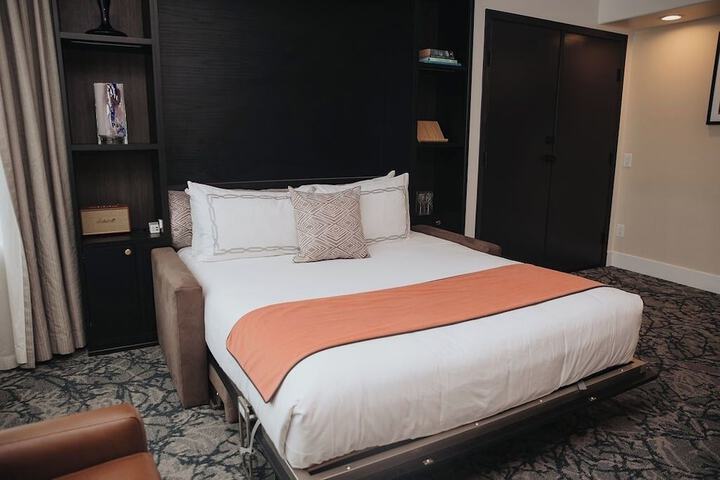 Room 21 of 94