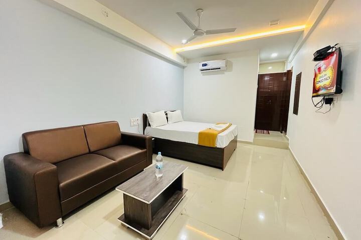 Room 7 of 13