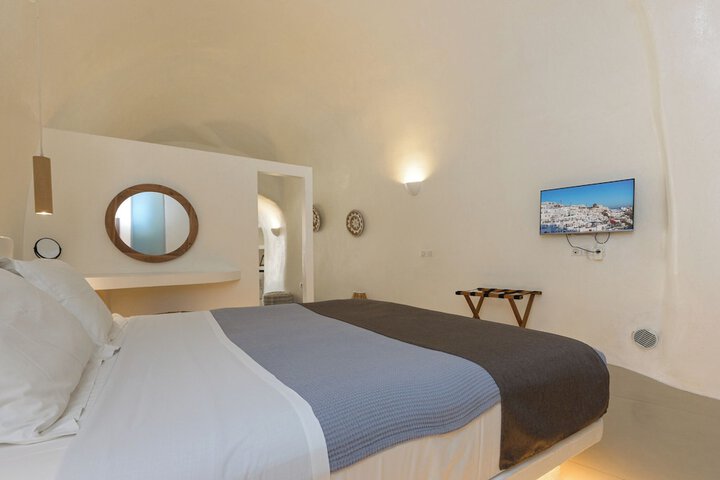 Room 5 of 102