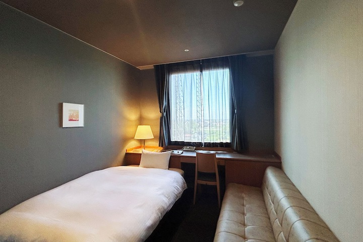 Room 9 of 43