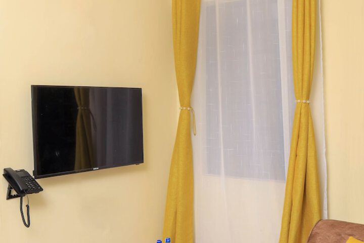 Room 13 of 28