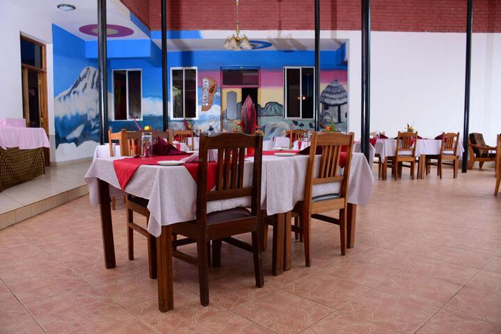 Dining 17 of 48