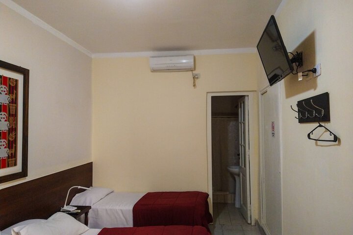 Room 9 of 77