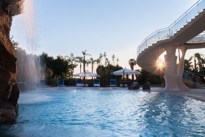Hotel with Pool