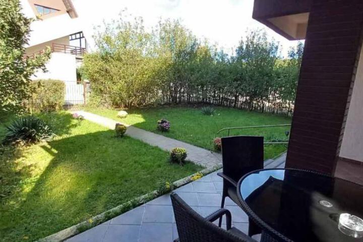 VillaWeb 9rooms - Long term business aparthotel 29 Euro per night per room min 3months