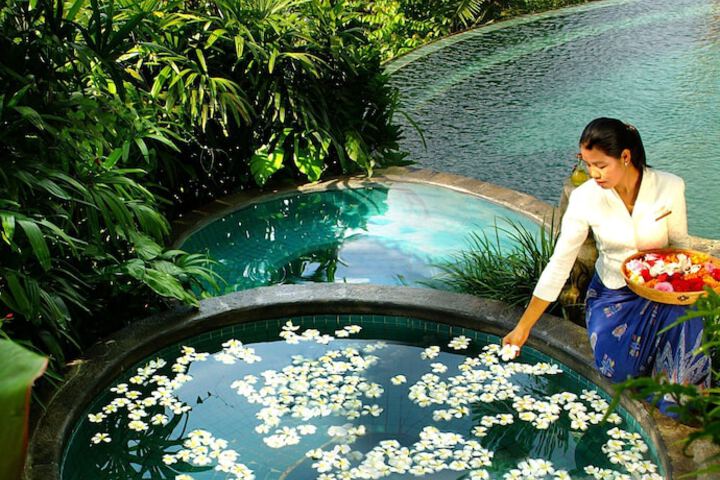 Pool Hotel