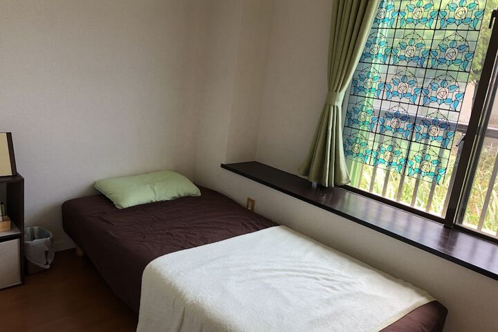 Room 2 of 25