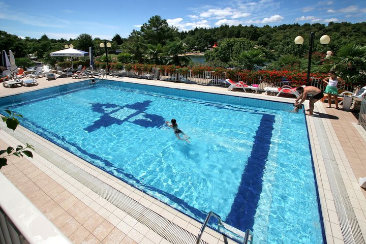Pool Hotel