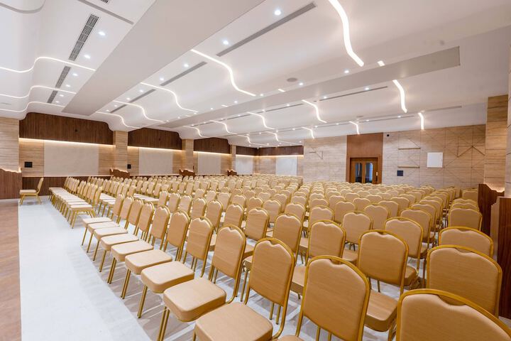Ballroom/Hall 43 of 50