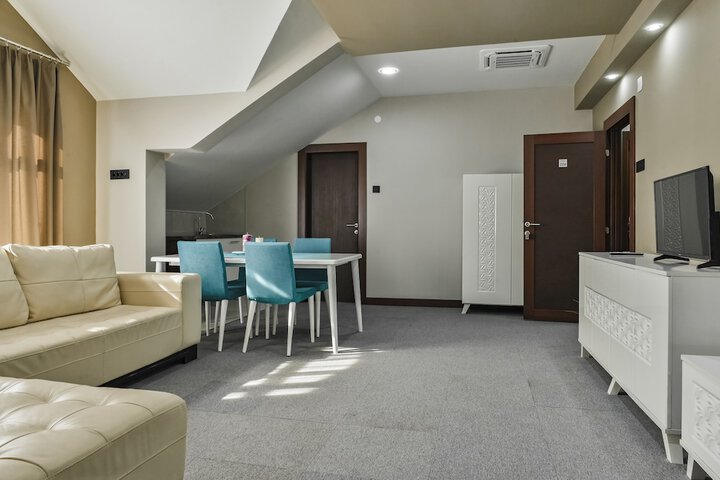 Room 34 of 55