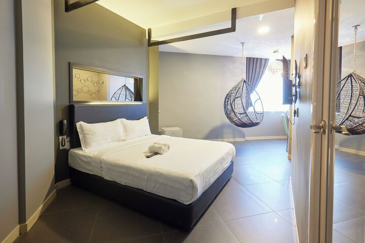 Room 10 of 87
